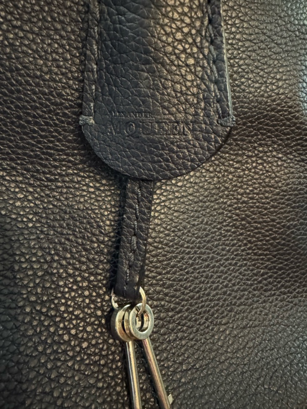 Alexander McQueen Navy Leather Skull Charm Tote. - Picture 2 of 13